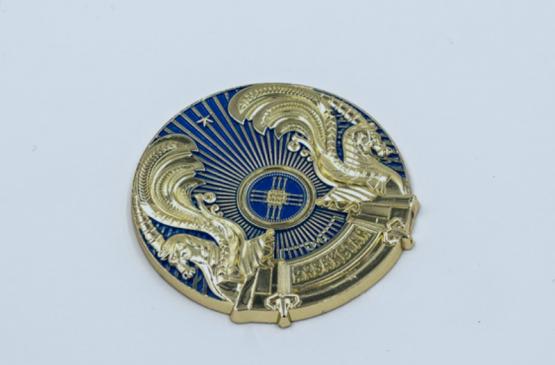 сувенирная медаль настольная золото
